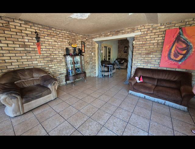 3 BEDROOM HOUSE FOR SALE IN BRENTHURST
